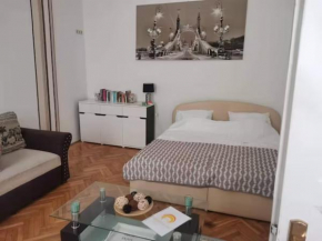 Sunshine flat at the BLAHA